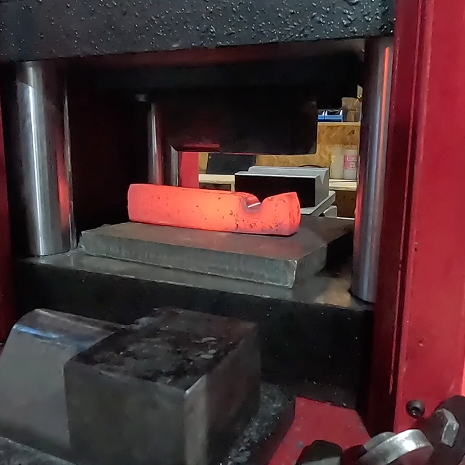 Nargesa PV21 hydraulische smeedpers 21 ton Detail