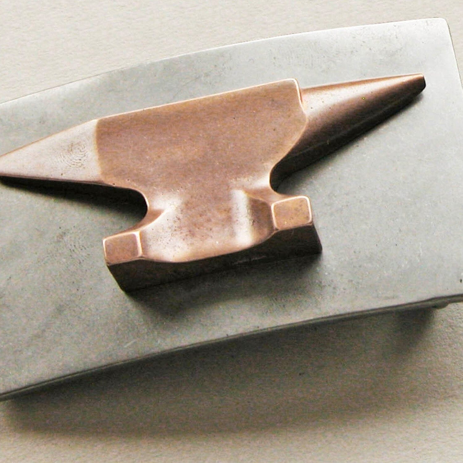 Riemgesp Aambeeld voor de smid - 85 x 50 mm Vooraanzicht